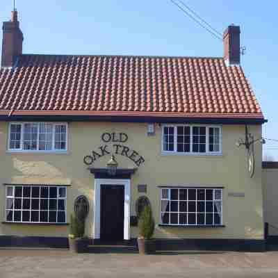 Old Oak Tree Hotel Exterior