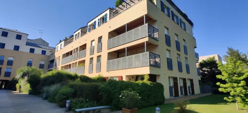 123Home - Suite & Spa XL Hotels in Montevrain