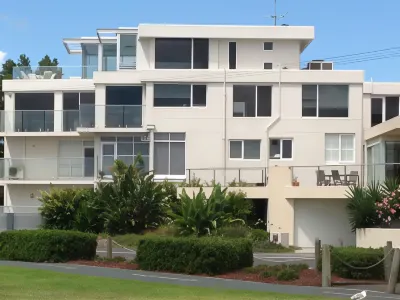Captains Retreat Apartments and Cottages Hotels in Williamstown