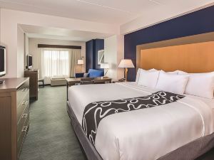 La Quinta Inn & Suites by Wyndham Philadelphia Airport