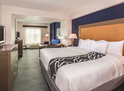 La Quinta Inn & Suites by Wyndham Philadelphia Airport