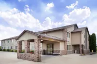 Super 8 by Wyndham Anamosa IA Các khách sạn ở Monticello