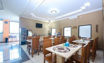 Hotel Khalista - Housity