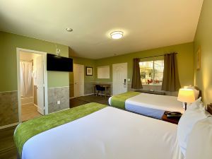 Europa Inn & Suites