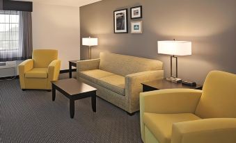 La Quinta Inn & Suites by Wyndham Cleveland Macedonia