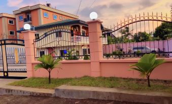 Stunning 3-Bedrooms GuestHouse in Limbe Cameroon