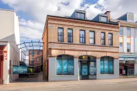Elliot Oliver - Stylish 2 Bedroom Town Centre Apartment