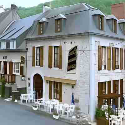 LOGIS Hôtel-restaurant Les Coudercous Hotel Exterior