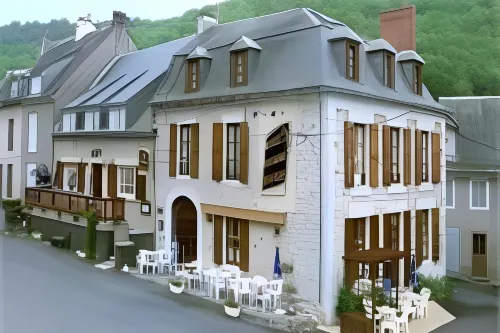 Logis Hôtel-Restaurant les Coudercous Hotels in Laguiole