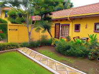 Acre of Africa Guesthouse Hotels in Боксбург