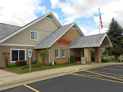 Hawthorn Extended Stay by Wyndham Green Bay Hotels near Bay Beach Wildlife Sanctuary Observation Building