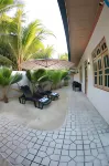 Oasis Village Fenfushi, Maldives Hotel di Huruelhi