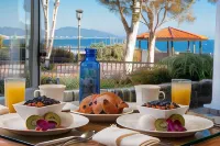 Blue Lantern Inn, A Four Sisters Inn - breakfast
