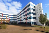 Sapphire House Apartments Hotels in Hollinswood and Randlay