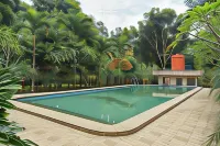 RedDoorz Plus @ Hotel Negeri Baru Lodaya Puncak - parking
