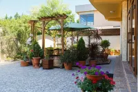 Laura Mini-Hotel فنادق في 