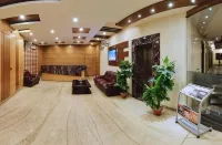 Hotel Shanti Palace - parking