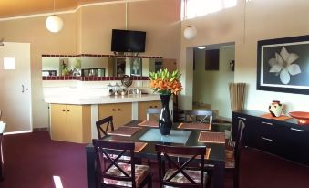 Queen's Place Guest House