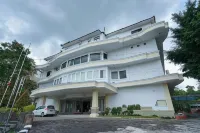 Urbanview by Millenium Hotel Hotel dekat BENTENG KOTA TEMPILANG
