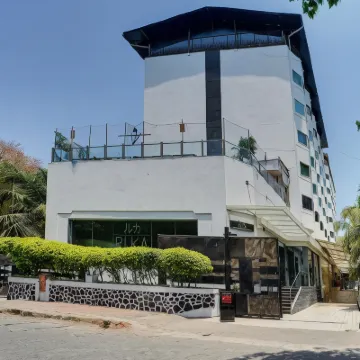 Ramee Guestline Hotel Juhu Hoteles cerca de ISKCON - Sociedad Internacional para la Conciencia de Krishna