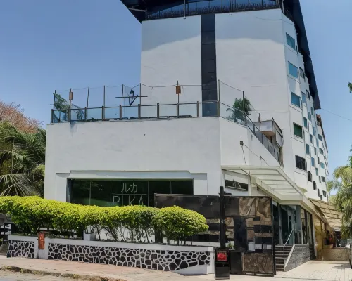 Ramee Guestline Hotel Juhu Hoteles cerca de ISKCON - Sociedad Internacional para la Conciencia de Krishna