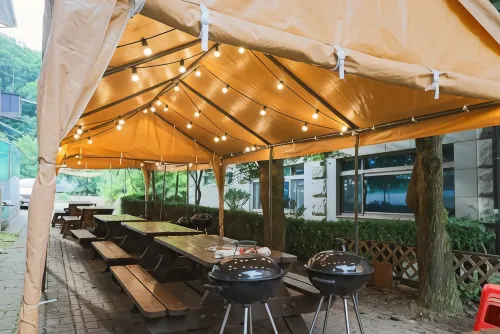Gangwon Mountain Bnb - 膳食民宿