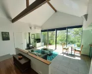 Mountain Edge Studios فنادق في Beechmont