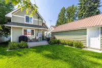 Cozy Home 1 Mile to Downtown CDA & Lake – King Beds and an EV Charger!