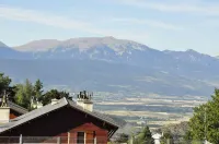 Chalet in Font-Romeu, 1800m altitude, breathtaking views, comfortable for 6 personalize