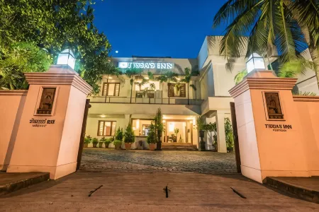 Tissa's Inn Отели рядом с достопримечательностью «Чинес Фишинг Нетс»