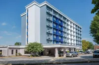 Comfort Inn Philadelphia International Airport West Hotel a Logan