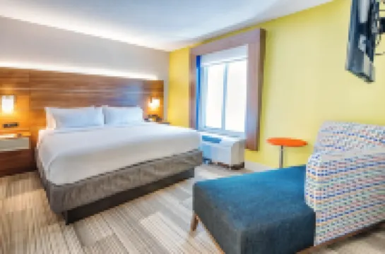 โรงแรม ฮอลิเดย์ อินน์ เอ็กซ์เพรส ชาร์ลสตัน บาย IHG