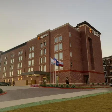 La Quinta Inn & Suites by Wyndham Dallas - Frisco Stadium