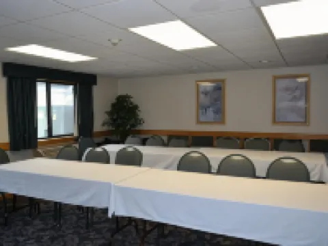 Cobblestone Hotel & Suites - Wisconsin Rapids Hotels in Wisconsin Rapids