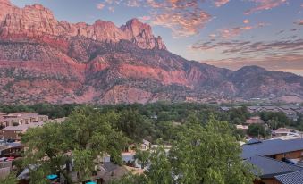 Red Rock Inn Cottages