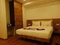 Hotel Girija Sunrise 300 Meter from Baba Dham Temple デーオーガルのホテル