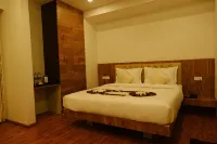 Hotel Girija Sunrise 300 Meter from Baba Dham Temple
