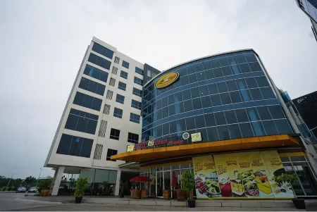 The Lively Hotel Kualanamu
