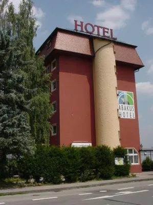 Abakus-Hotel فنادق في زيندلفينغن