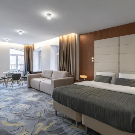 V hotel & Rooftop lounge (В отель)