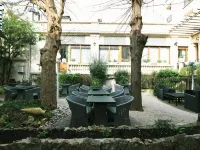 Hôtel Crystal Reims Centre Hotels near REIMS RAILWAY STATION