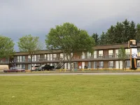 Royal Lodge Hotels in Edmonton