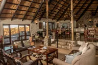 Big Cave Camp Hotels in Matobo