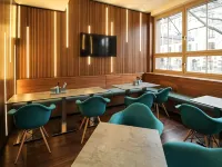 H24 Berlin Lichtenberg Отели рядом с достопримечательностью «Ледовая арена Wellblechpalast»