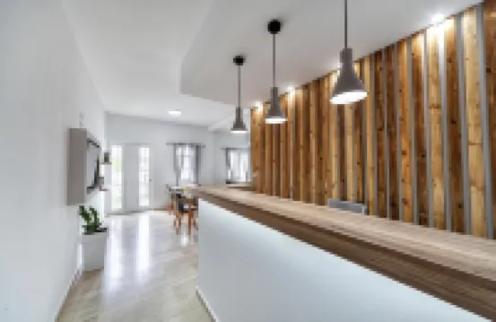 Ermis Luxury Suites & Apartments