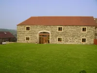 Padley Farm Hotels near Matilda Street Pocket Park