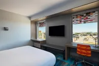 Aloft Waco Downtown Hotels near Doris D Miller Park