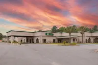 Cottonwood Suites Savannah Hotel & Conference Center