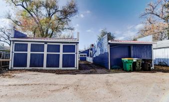City Center Cottage Netflix, Mtns & Adventure!