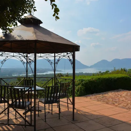La Montagne Guest Lodge